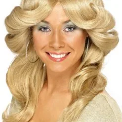 1970'S HONEY BLONDE FLICK WIG - FARRAH FAWCETT SYTLE