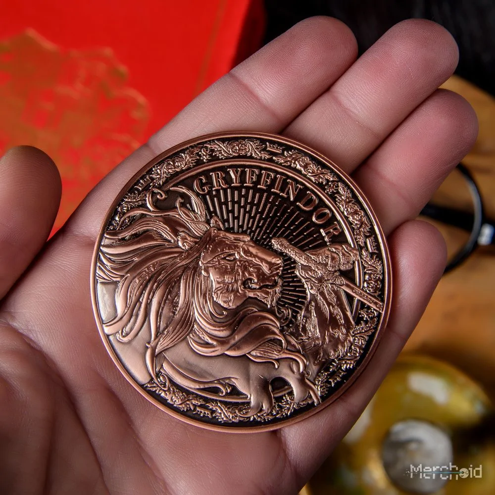 Harry Potter Gryffindor Collectible Jumbo Coin - Image 5