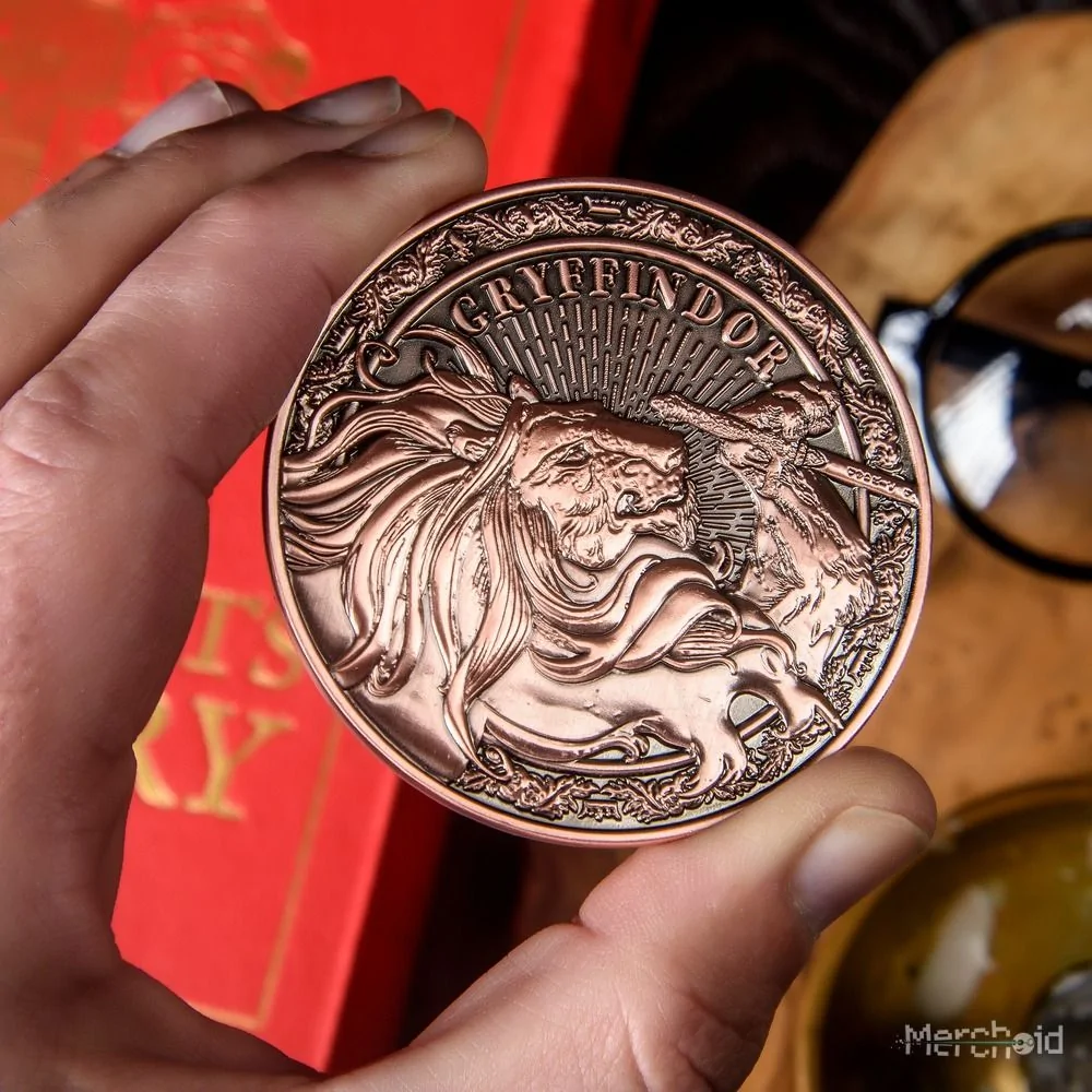 Harry Potter Gryffindor Collectible Jumbo Coin - Image 4